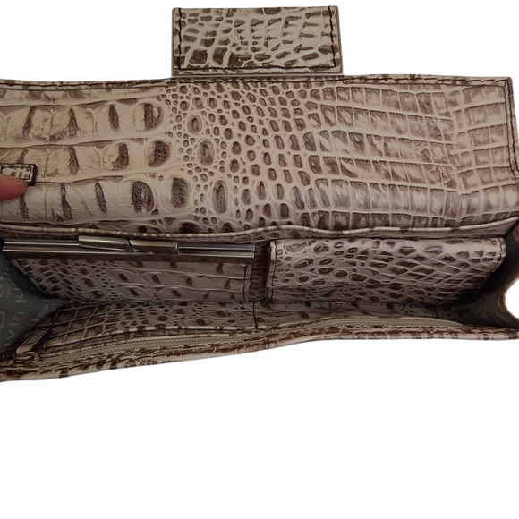 Calvin Klein Snake Skin Womens Large Wristlet Wallet - Picture 2 of 3